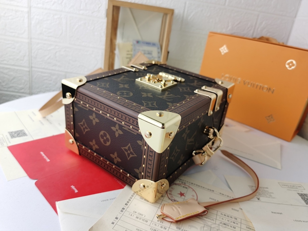 ルイヴィトンバッグ素材ディテール